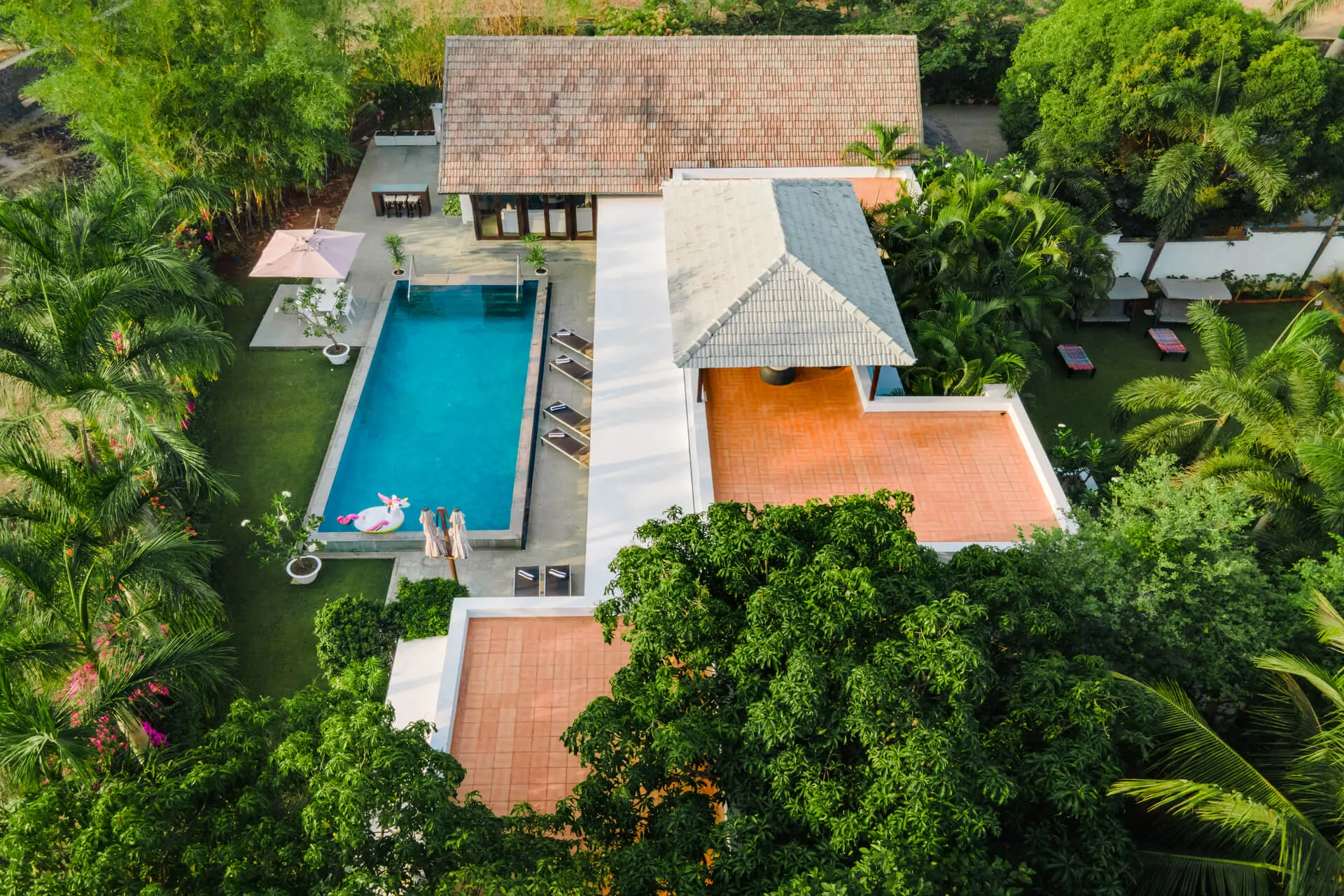 LohonoStays Villa Amber