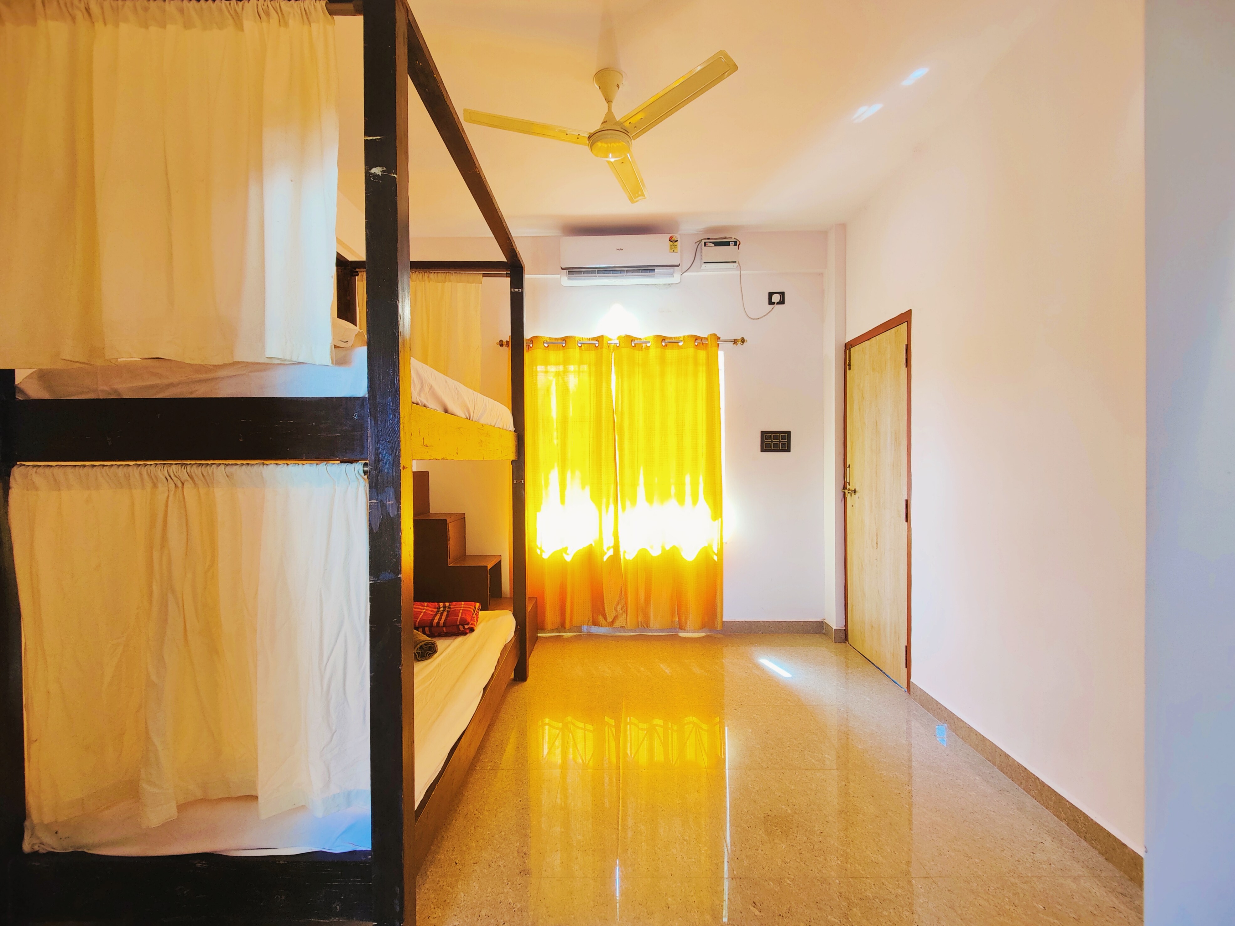 Dreamy Vibes 4bhk Goa - Tap to explore photos