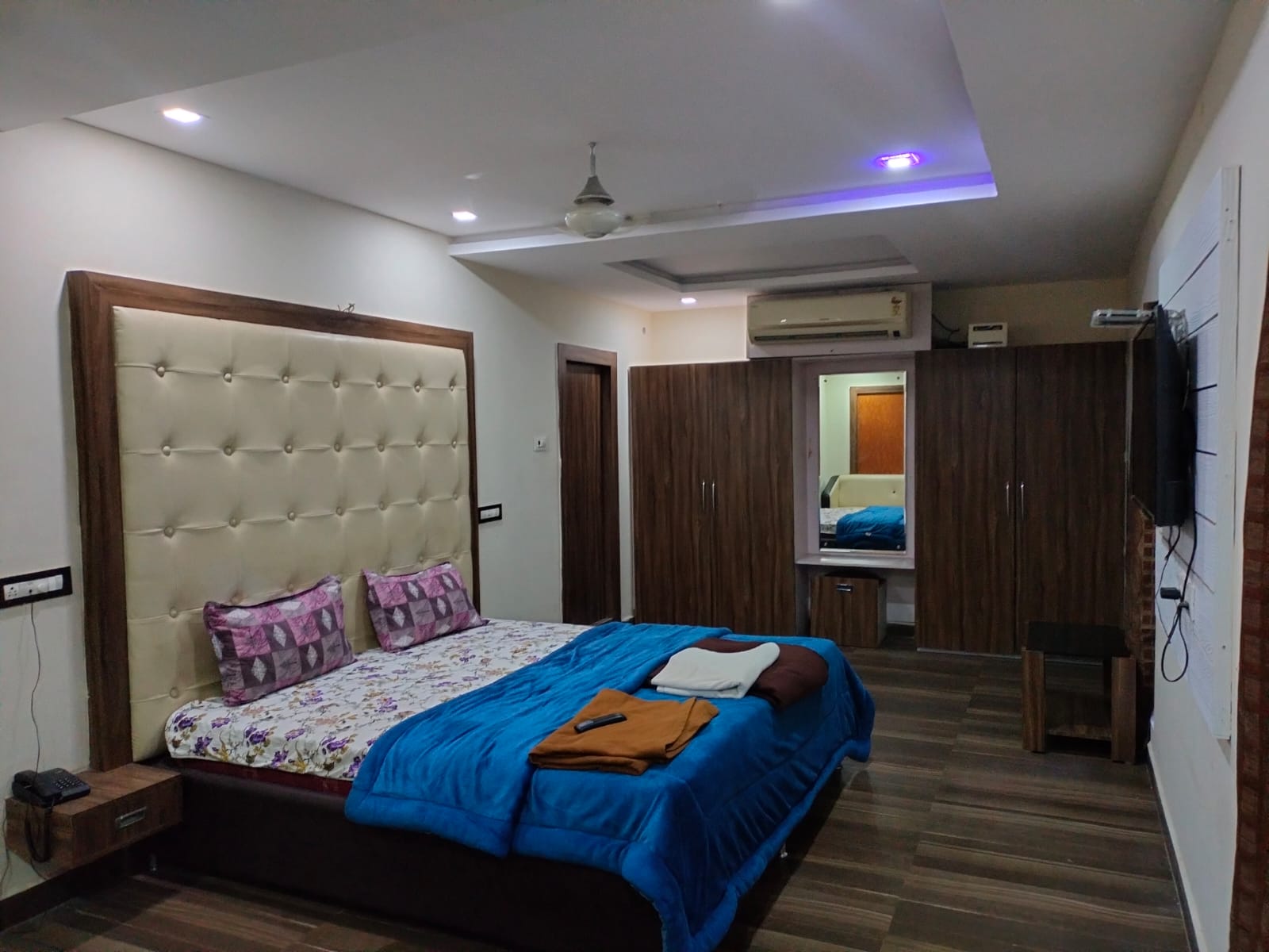 Mahathi Hotels - Tap to explore photos