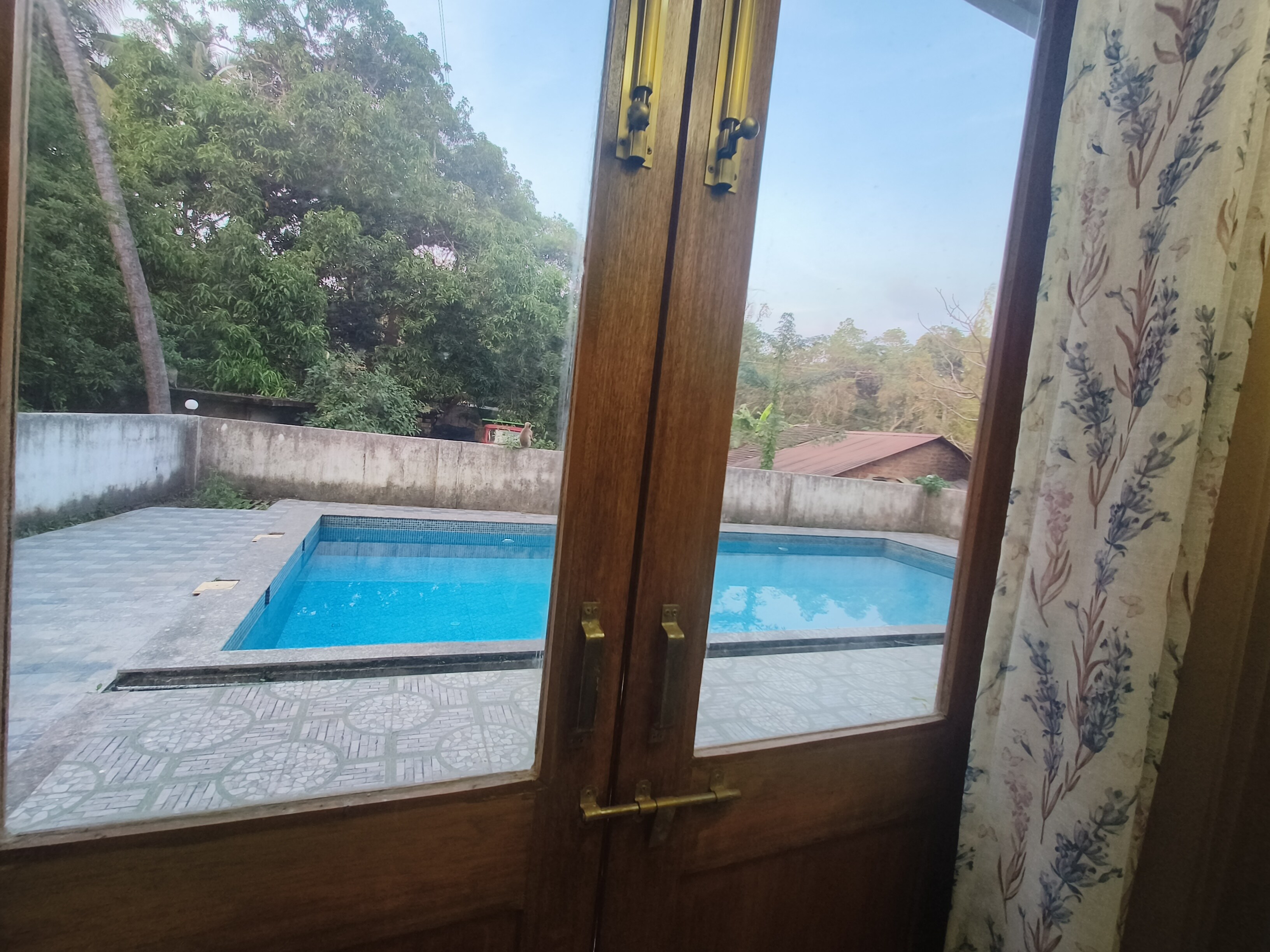 Peaceful 2 BHK in Siolim Private Pool Access - Tap to explore photos