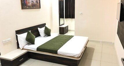Hotel Rest Inn Room Type - Super Deluxe King Bed Ac Room