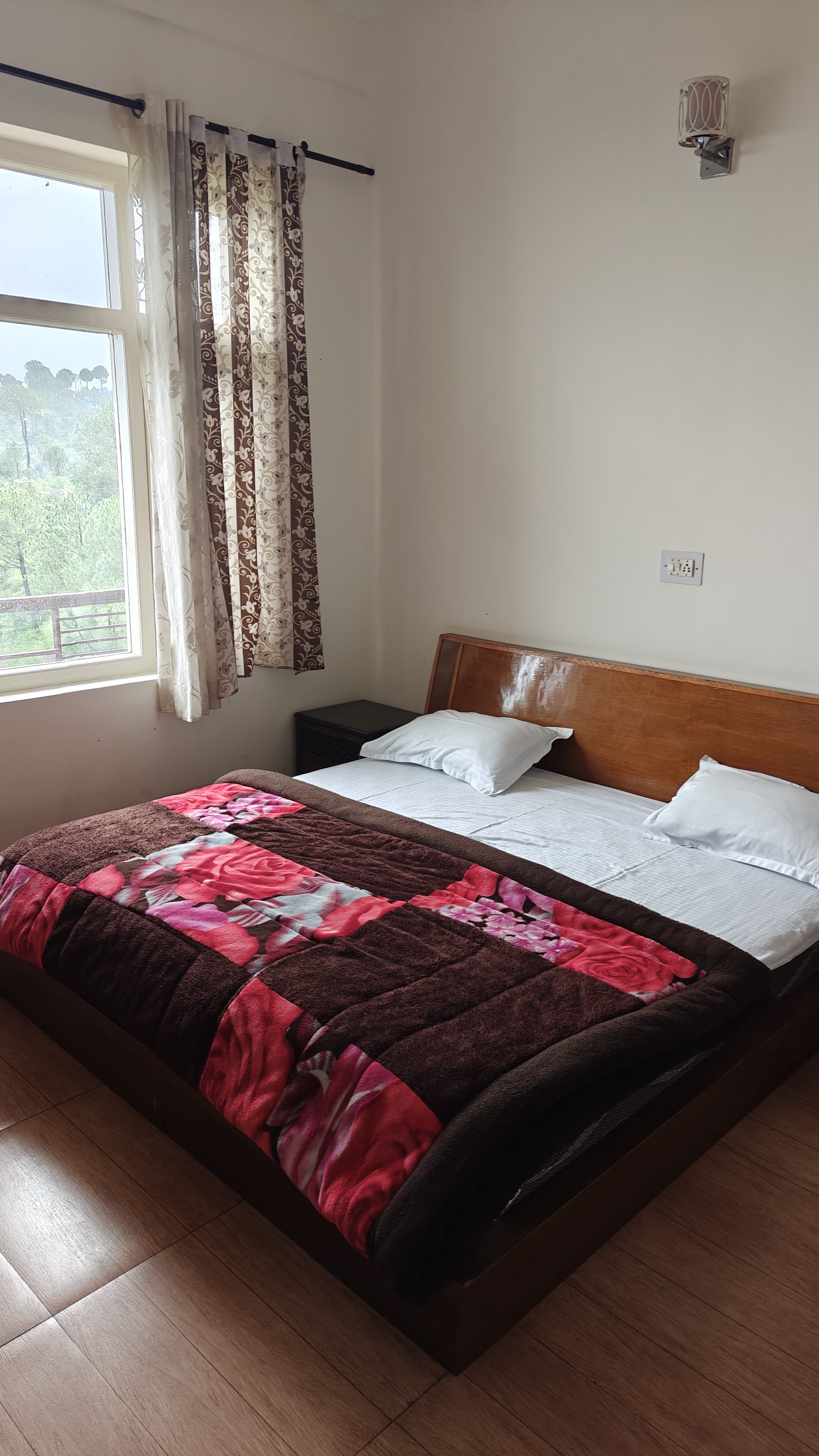 Saket Guest House and Restaurant - Tap to explore photos