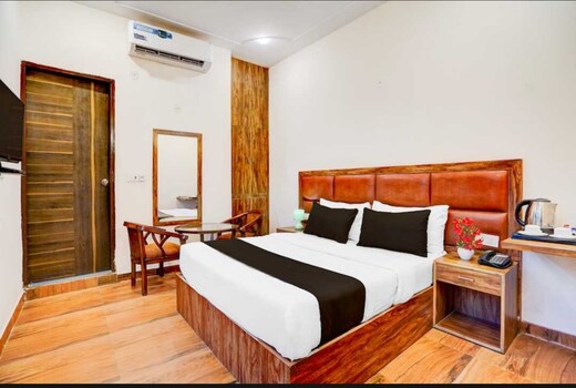 Hotel O Golden Swan Hotel