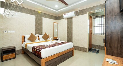 Sri Vardhini Mahaal Room Type - Double Bed AC