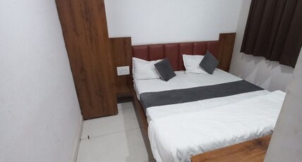 MARK INN HOTEL AND BAR Room Type - Luxury Room with City View King Bed