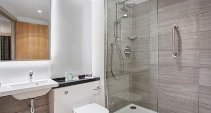 Holiday Inn Belfast Room Type - 1 King Standard