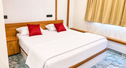 Vilstay Go Malabar Comfort Rooms Room Type - Deluxe Room