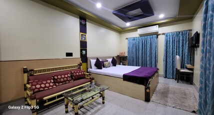 Hotel Sangam Berhampore Room Type - Super Deluxe