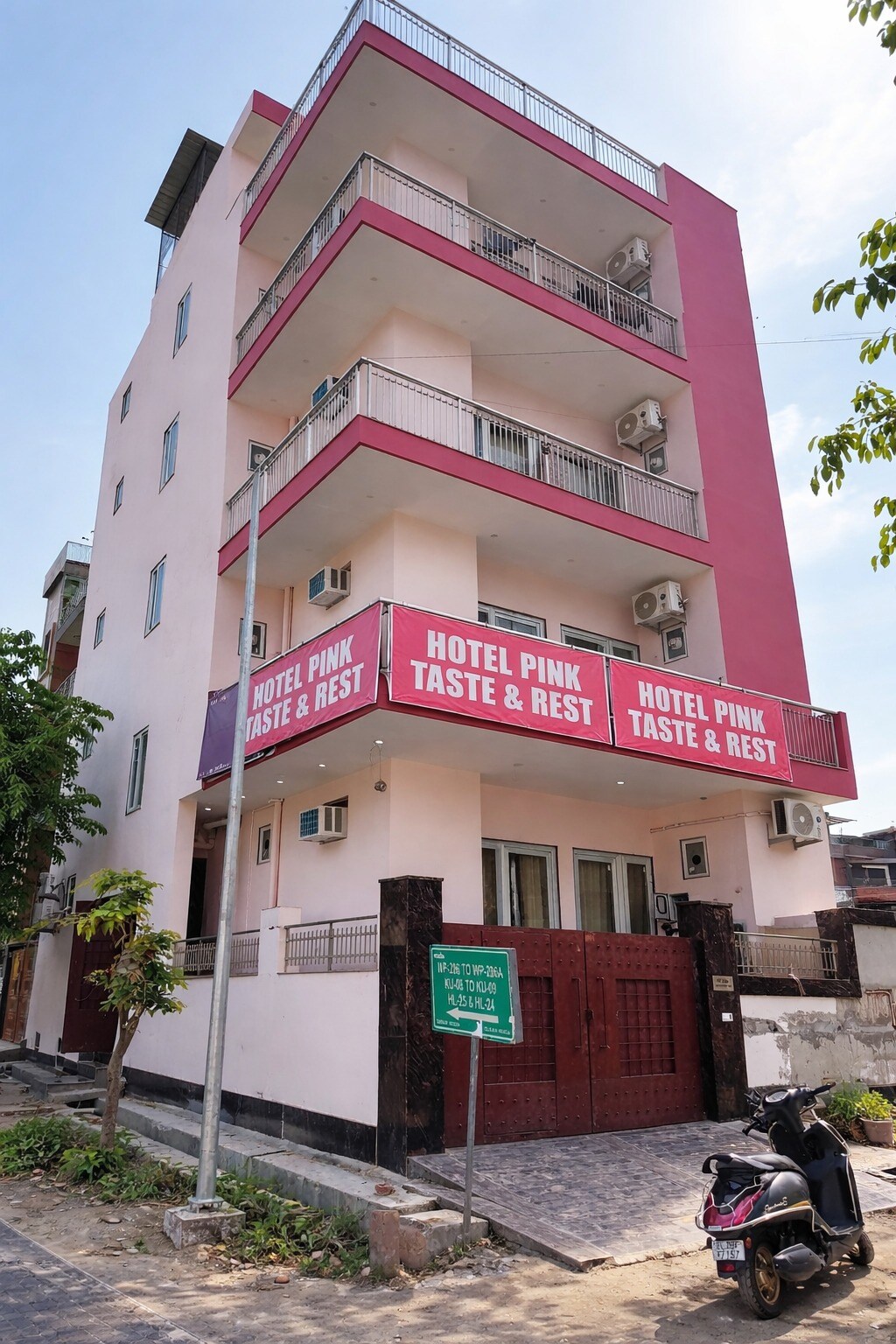 Hotel Pink Taste & Rest - Tap to explore photos