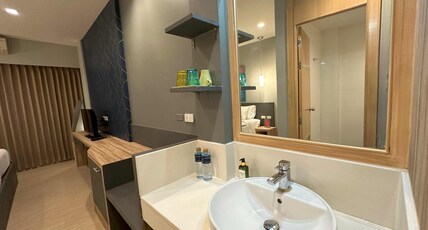 iCheck inn Gems Center Silom Room Type - Deluxe Room