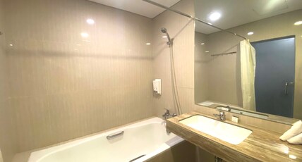 Best Western Batang Garing Room Type - 1 Queen Bed, Smoking Room, Junior Suite, Living Room, Safe Deposit Box, Wi-Fi, Shower, Full Breakfas