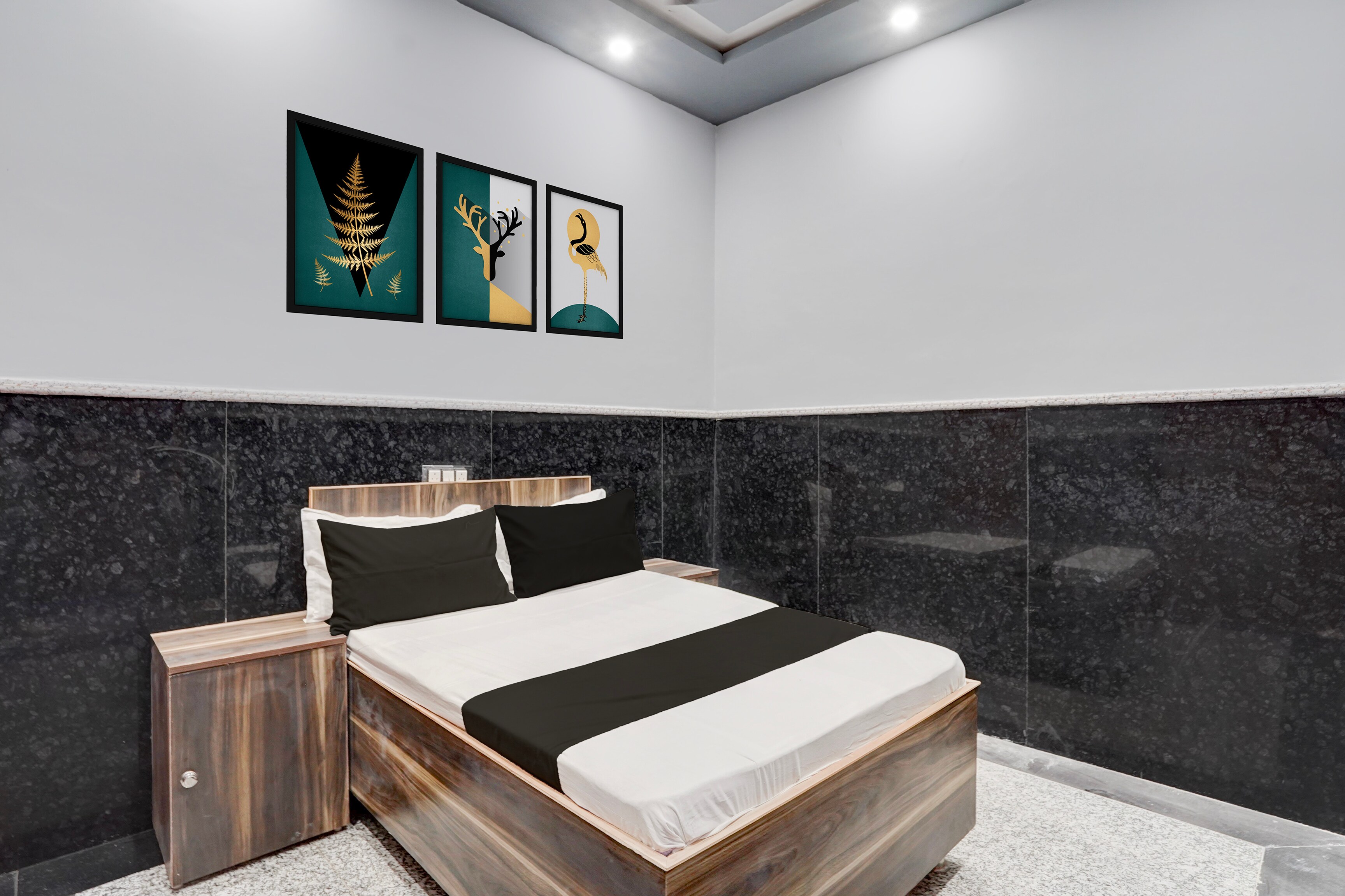 SPOT ON Aaliyan Guest House - Tap to explore photos