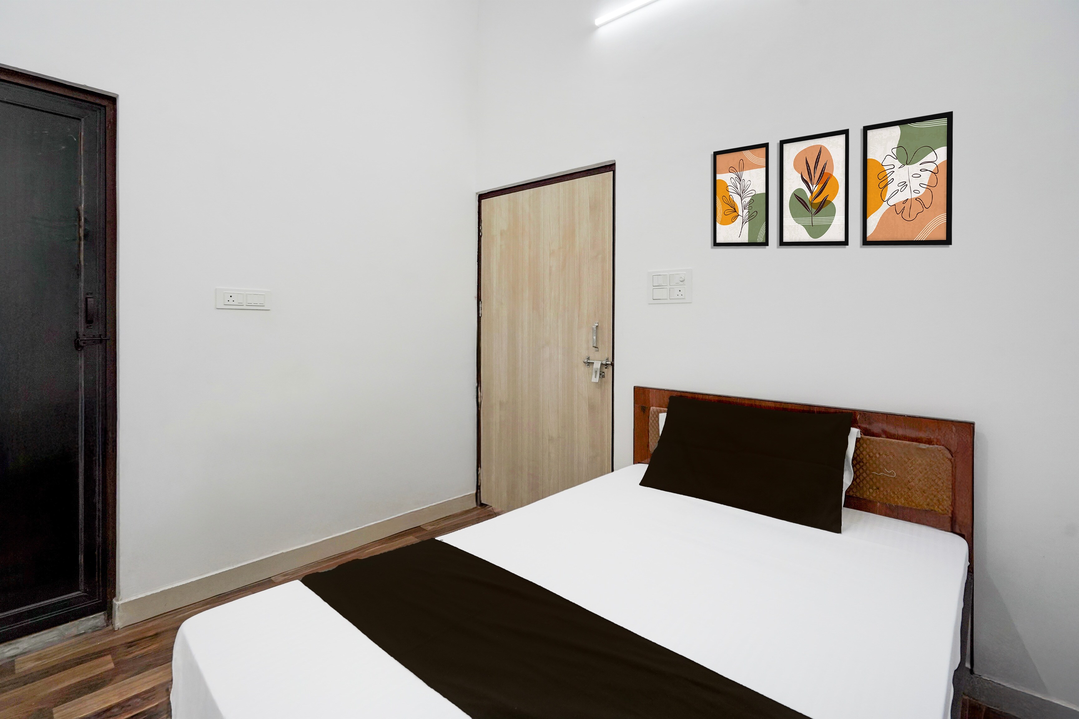 Hotel O Samrat palace - Tap to explore photos