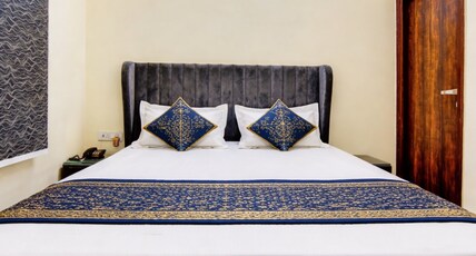 Hotel white hut Room Type - Dexlue Room