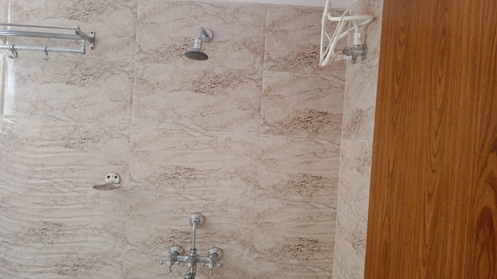 Hotel Sky Blu - Tap to explore photos