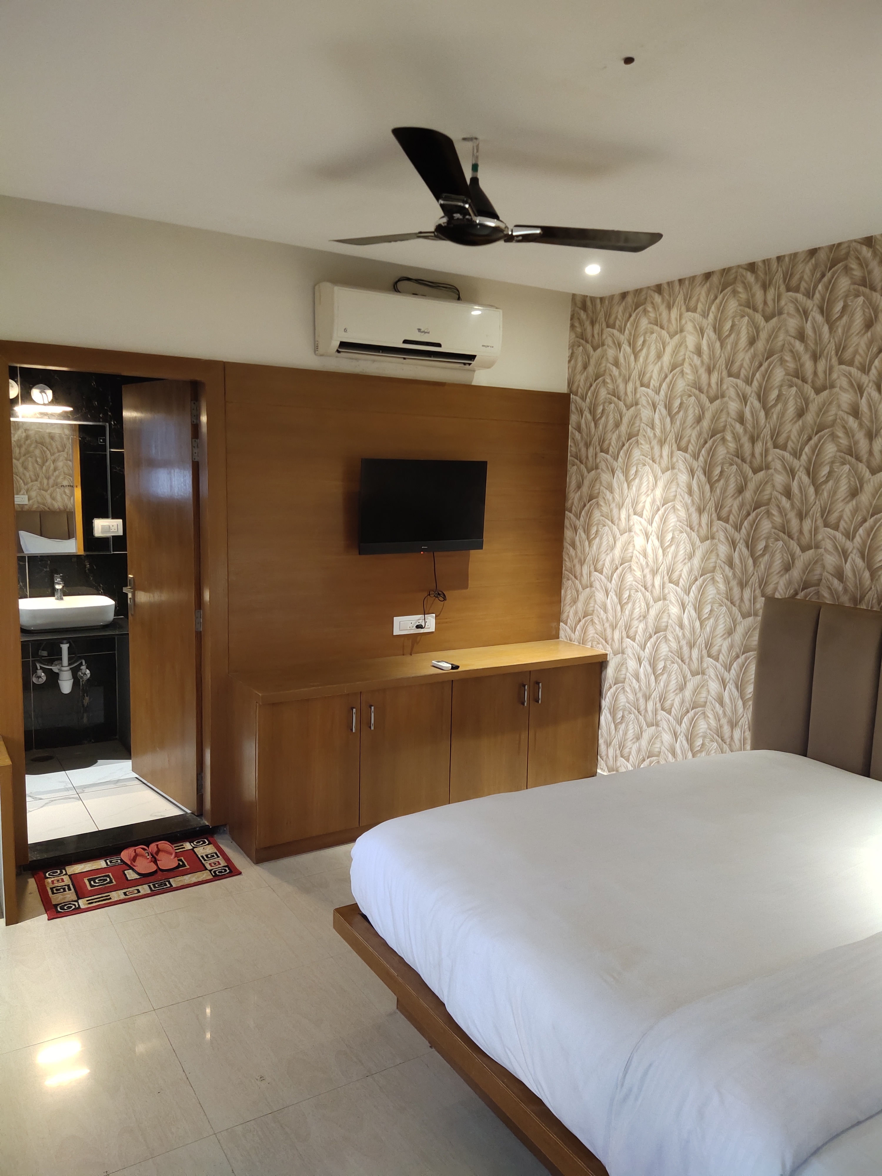 Purvaj Resort & Hotel - Tap to explore photos
