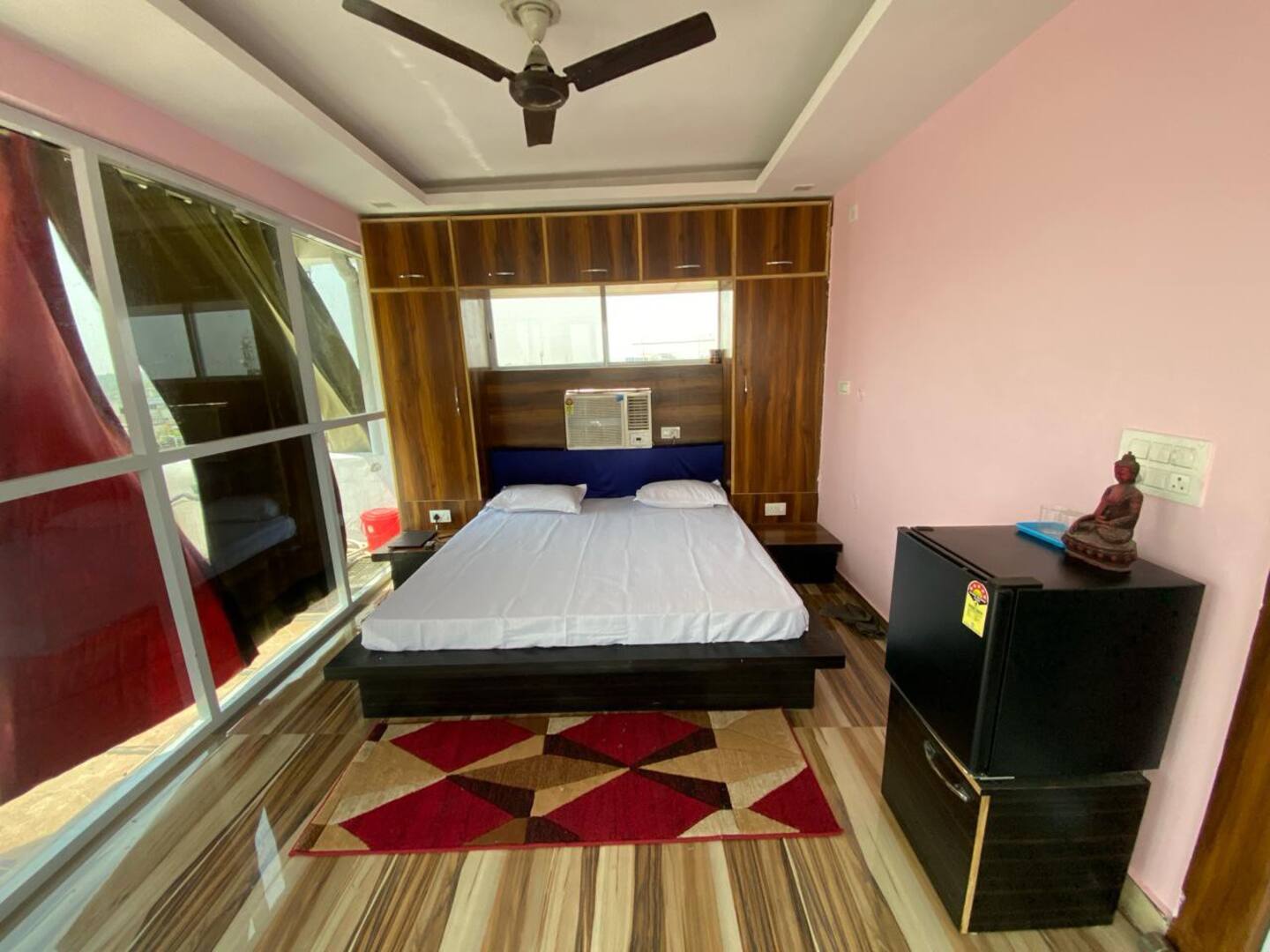 Premium Homestay - Tap to explore photos