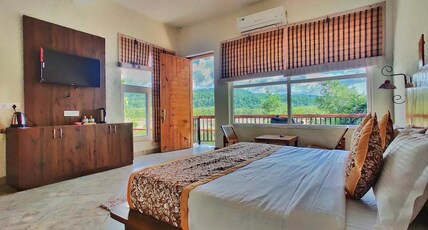The River Edge Corbett Room Type - River View Room