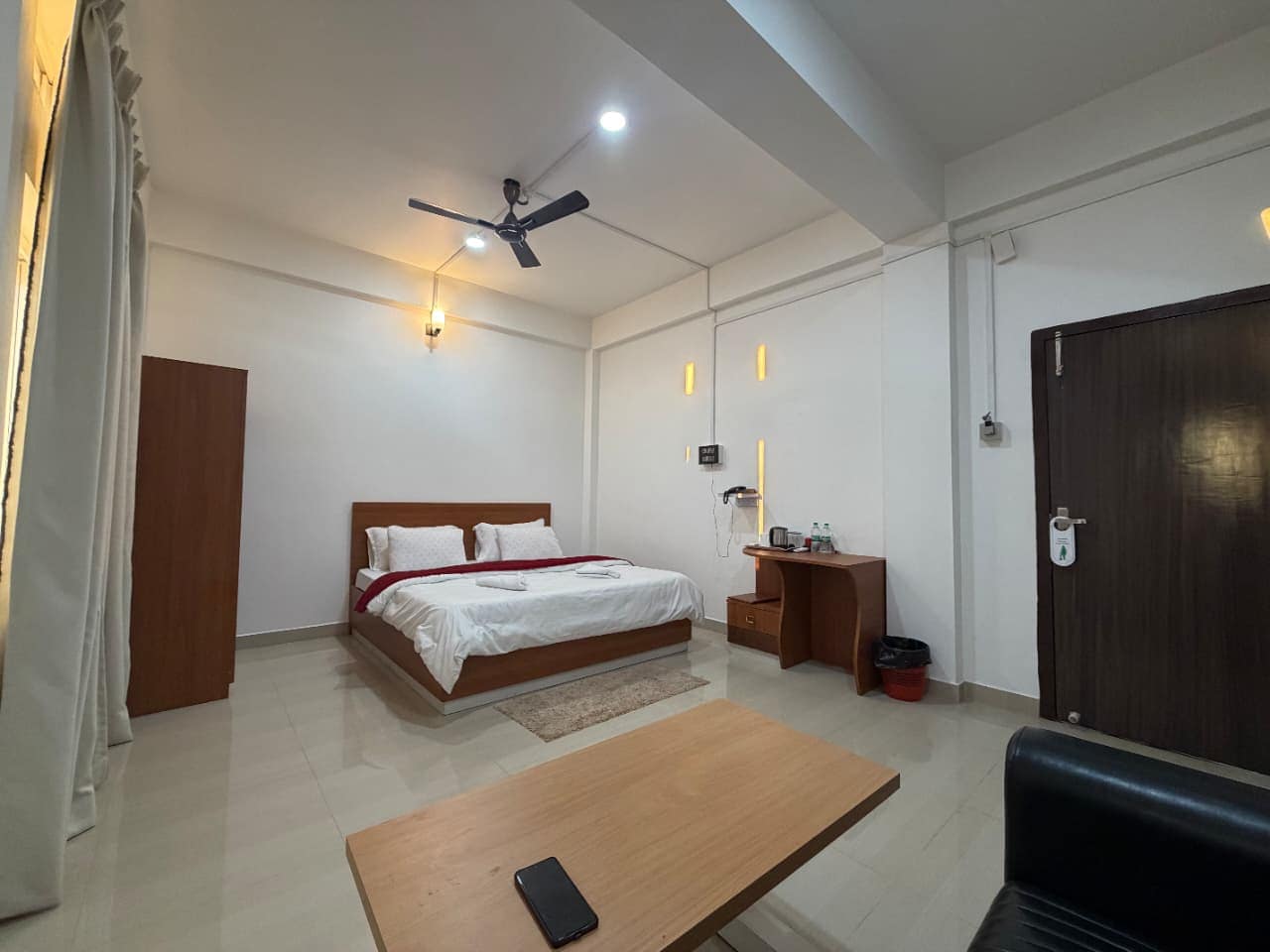 Hotel Abo Tani - Tap to explore photos