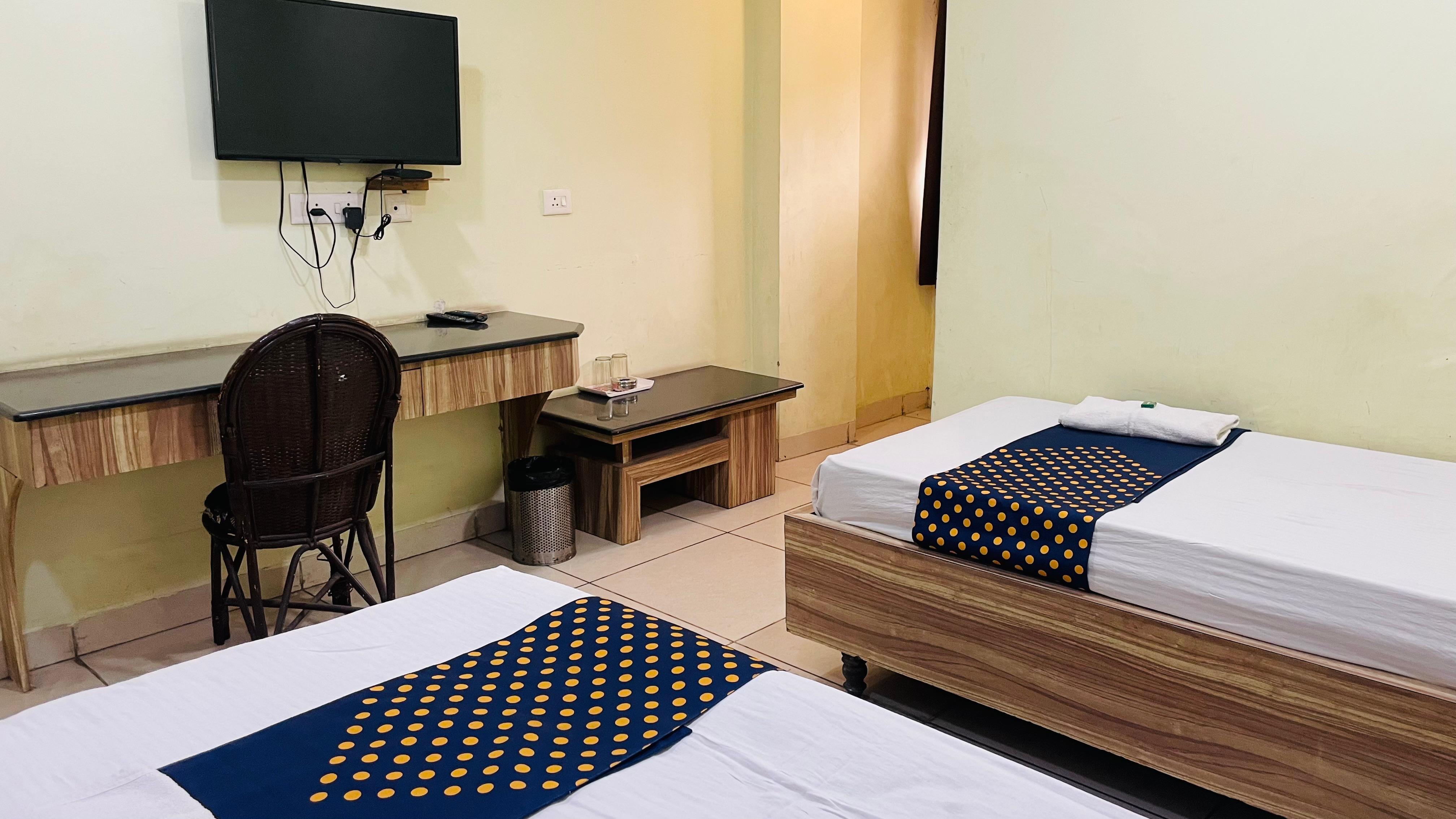 Hotel Vandana - Tap to explore photos
