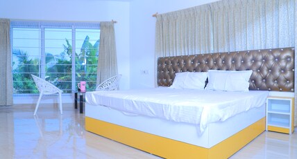 Octagon Beach Resort Room Type - Super Deluxe with Sea View
