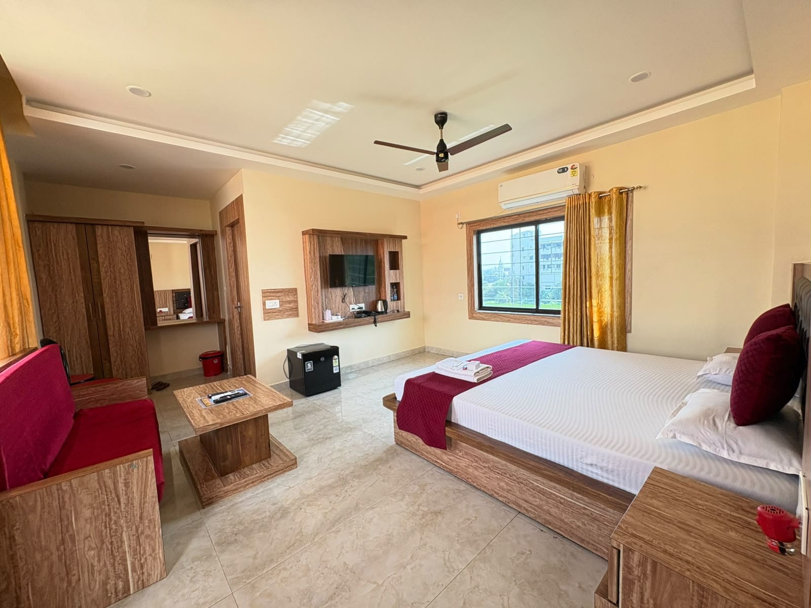 Hotel Mintu Priya Cum Resorts - Tap to explore photos