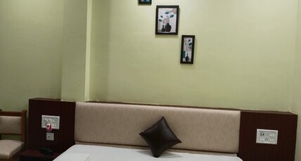 GOLDEN VIEW RESORT AND RESTRURENT Room Type - Luxury Room