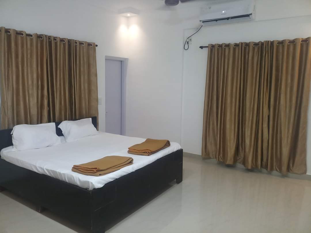 Hallmark Inn-Ameerpet - Tap to explore photos