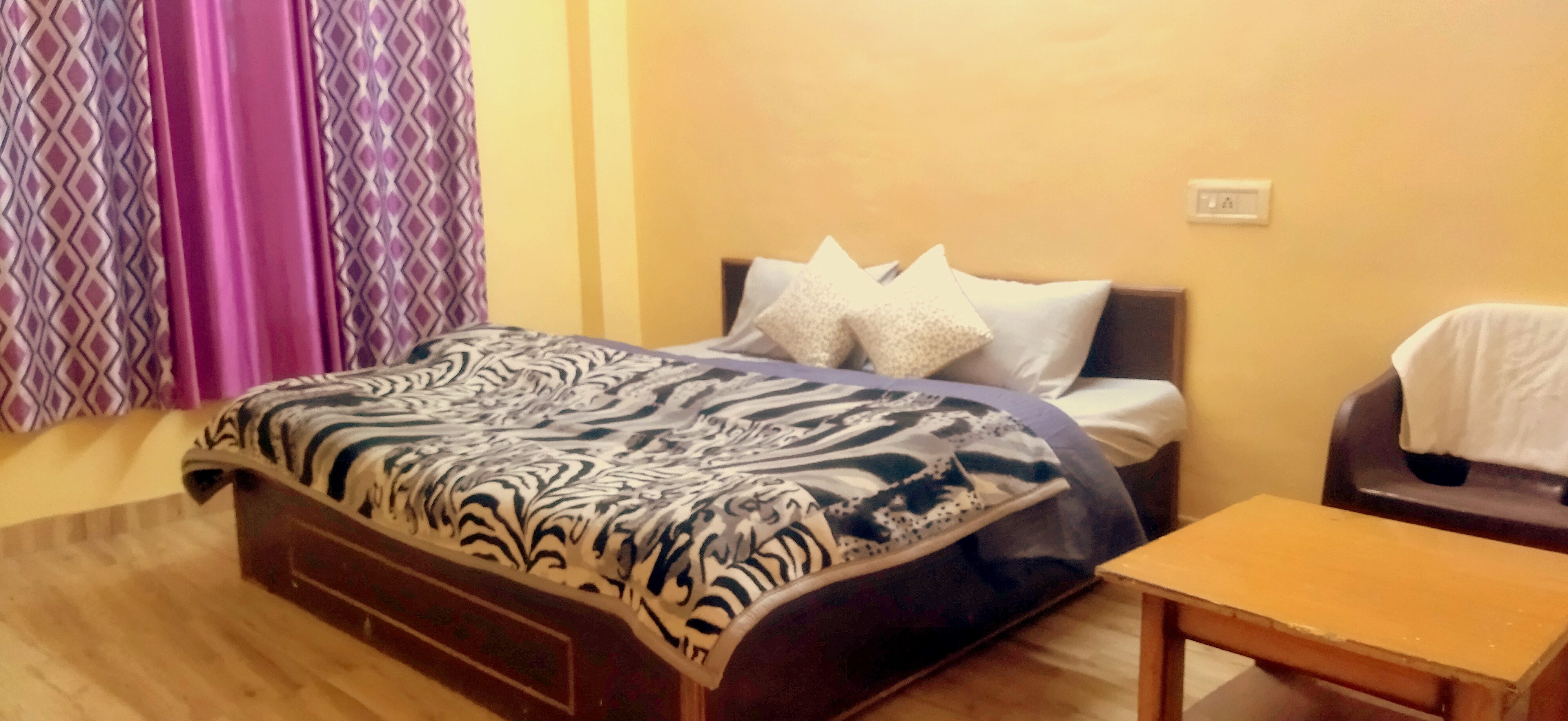 Wood packer - Tap to explore photos