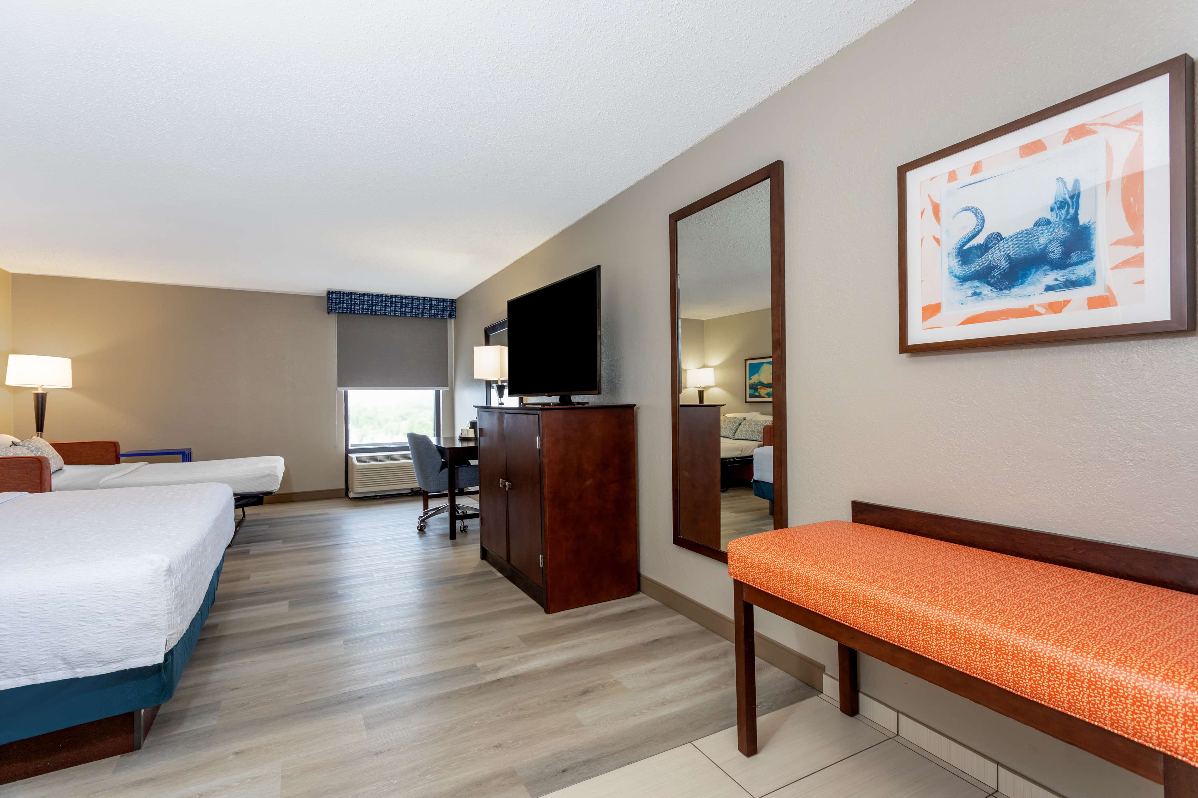 Hampton Inn Orlando-Airport - Tap to explore photos