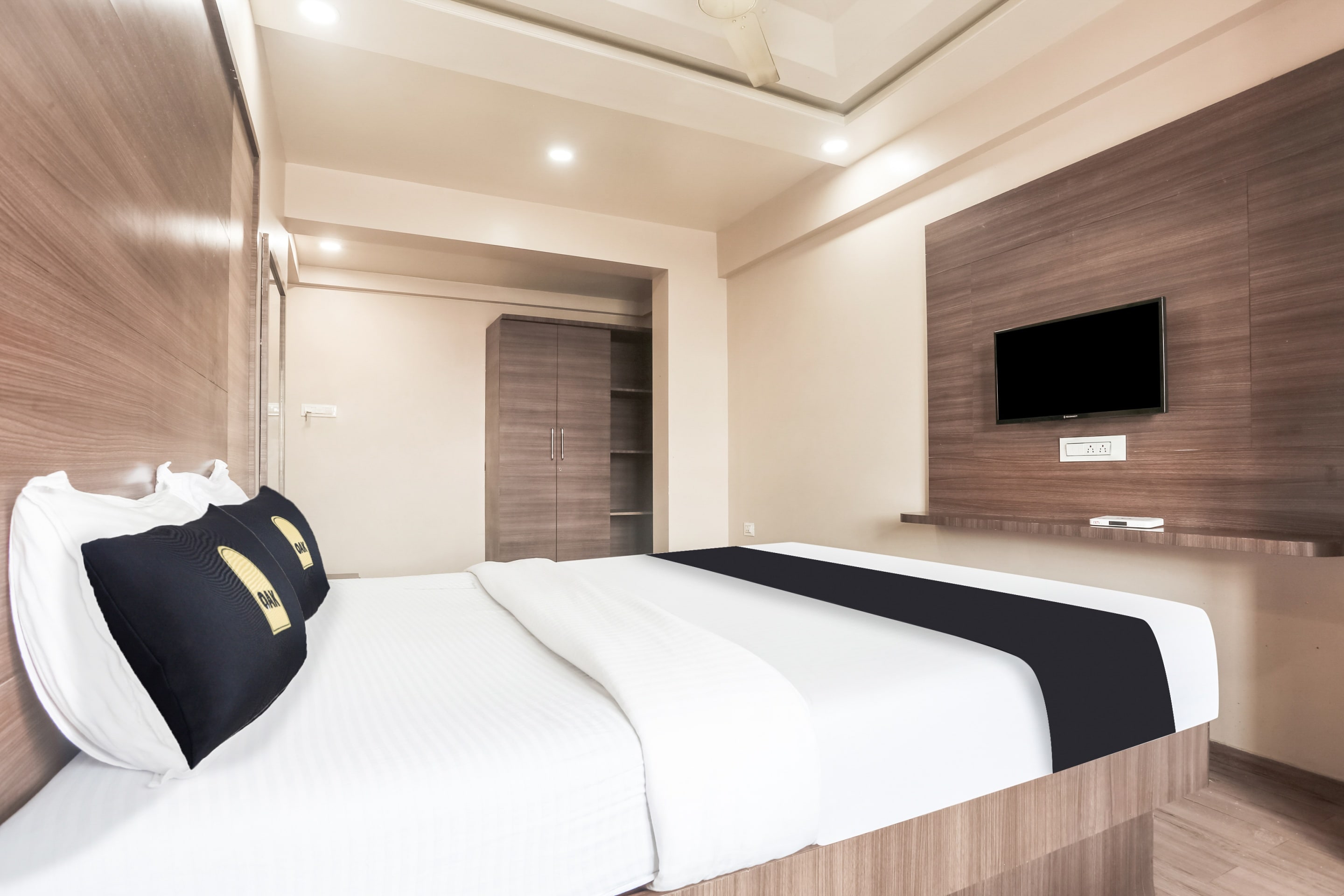 Hotel O Mahadev Residency - Tap to explore photos