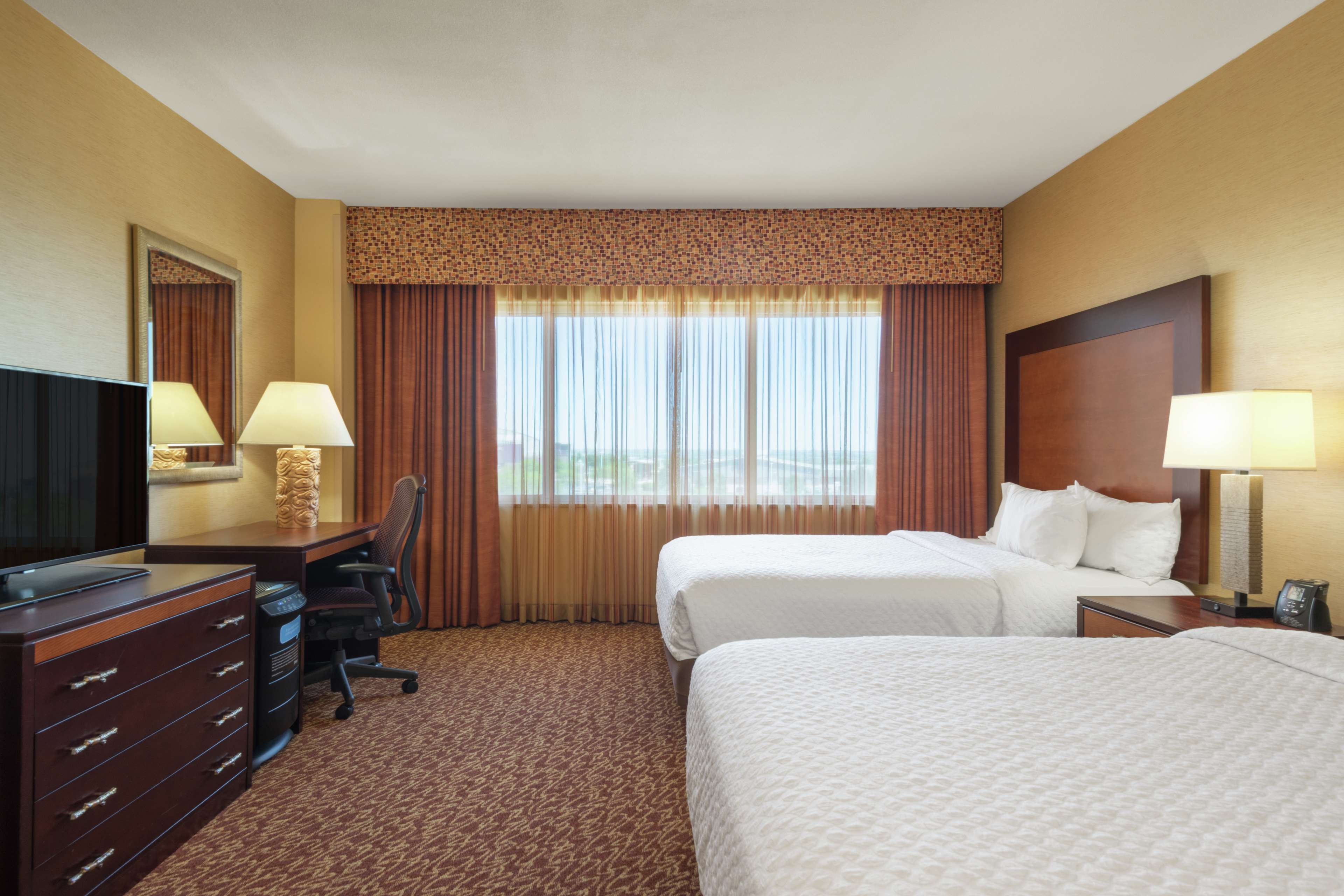 Embassy Suites by Hilton Loveland Conference Center & Spa - Tap to explore photos