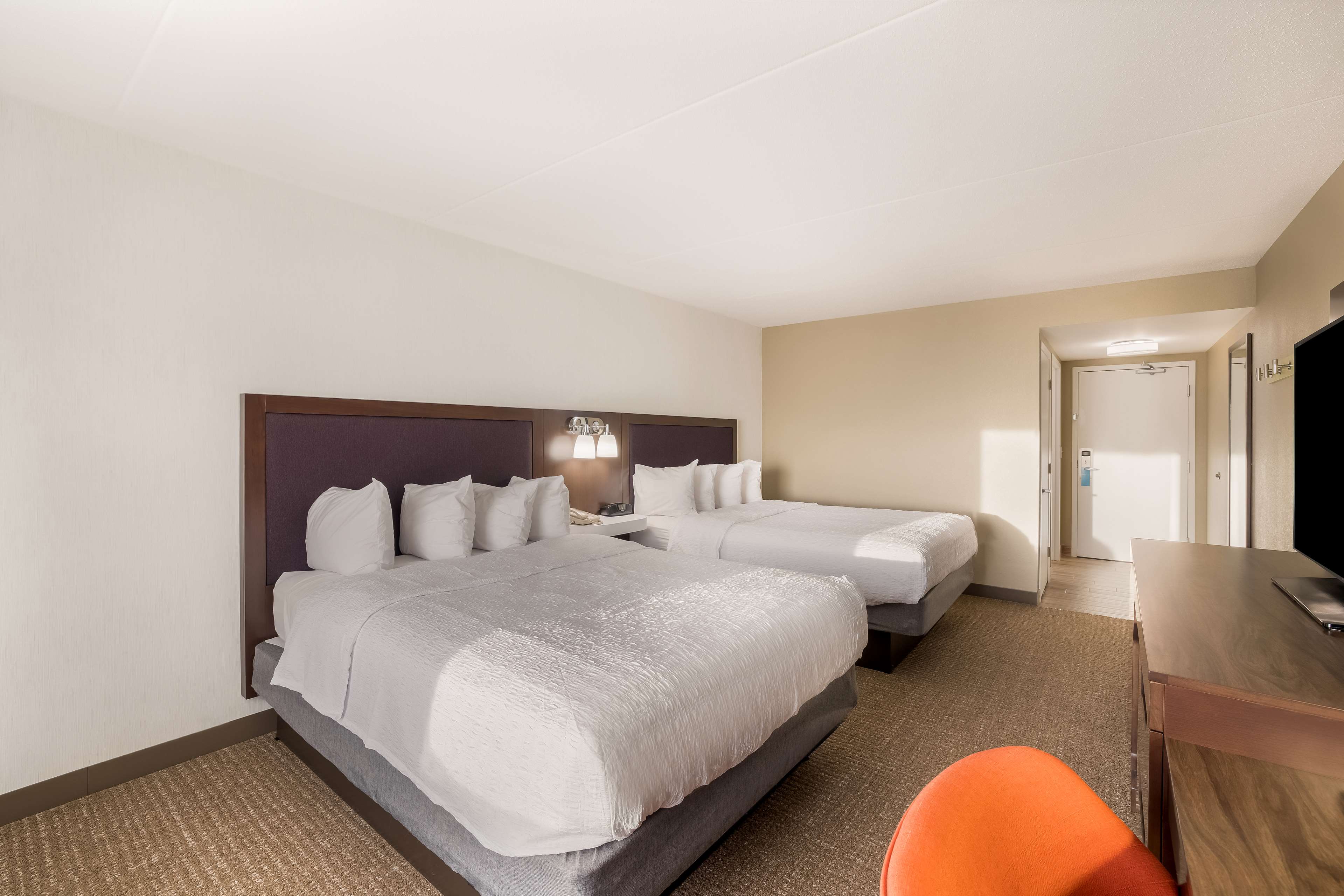 Hampton Inn by Hilton McHenry - Tap to explore photos