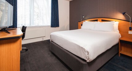Holiday Inn Express BRISTOL CITY CENTRE Room Type - 1 Double Accessible with Free Hot Breakfast Holiday Inn Express BRISTOL CITY CENTRE Room Type - 1 Double Accessible with Free Hot Breakfast