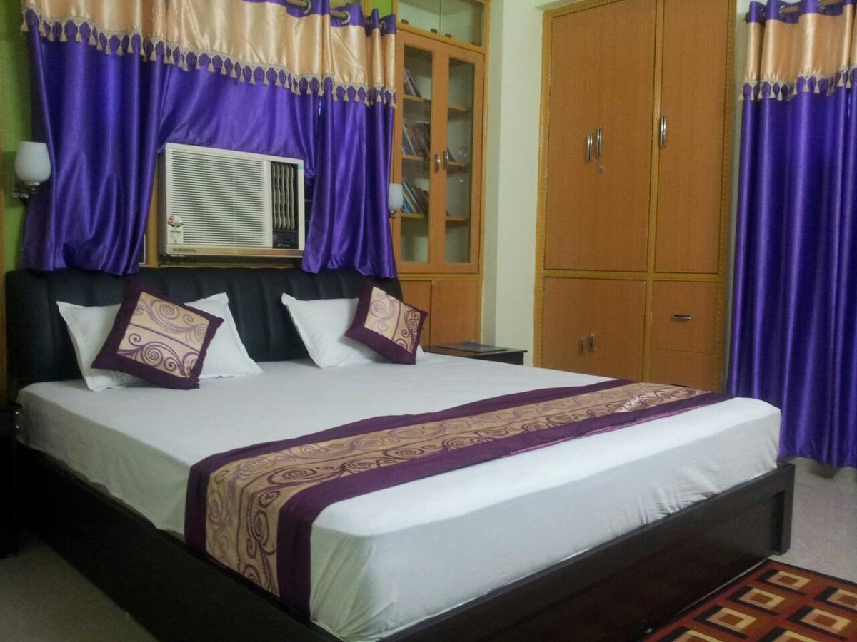 Vihar Hotel - Tap to explore photos