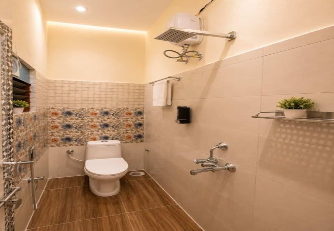 Dev's Inn Luxurious Home Stays - Tap to explore photos