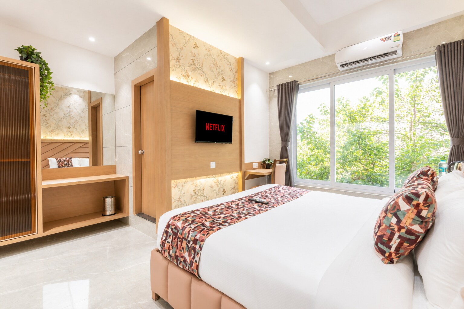 Stellos Hotel Mumbai - Tap to explore photos