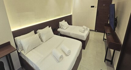 Chippy Residency Pallikaranai Room Type - Lean Luxy Family Room