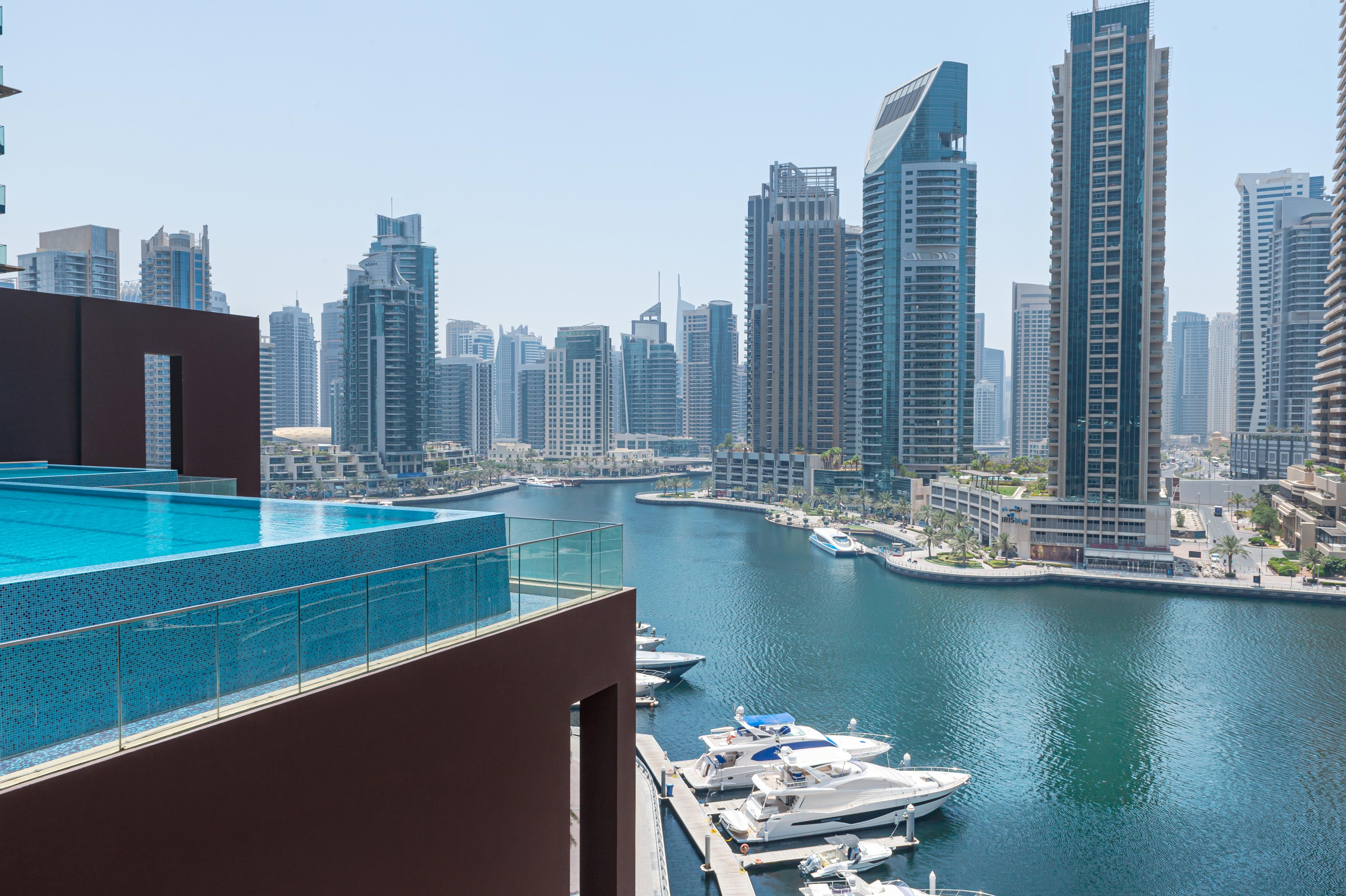Jumeirah Living Marina Gate - Tap to explore photos