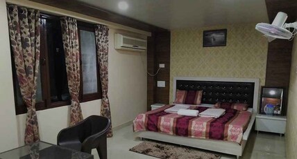 Hotel Narendra Palace Room Type - Standard Room