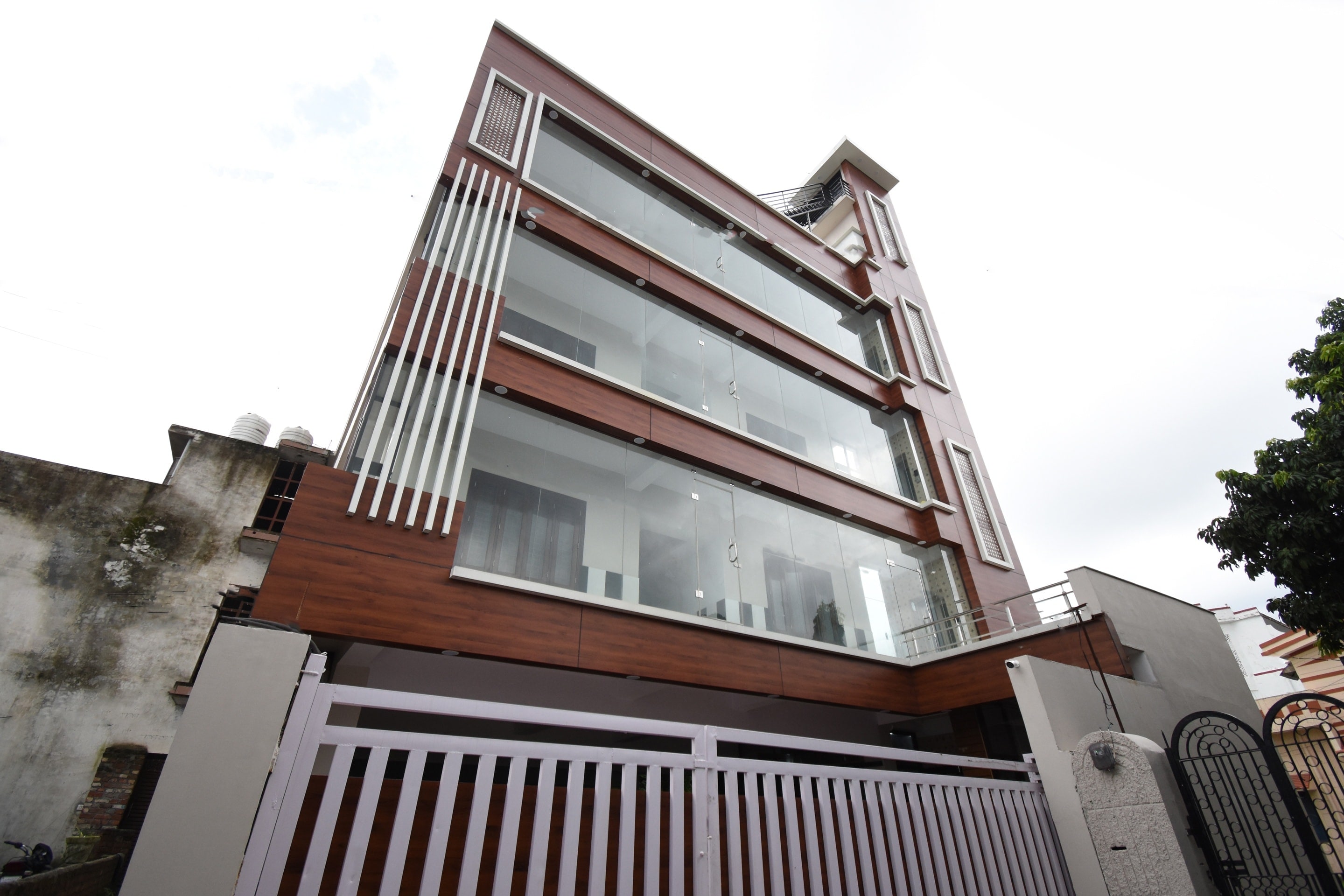 OYO 75263 Mayank Residency - Tap to explore photos