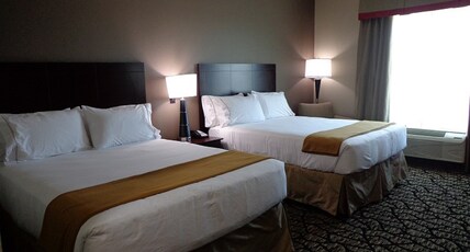 Holiday Inn Express & Suites LUBBOCK SOUTH Room Type - 2 Queen Standard Mobil Access Roll Shwr