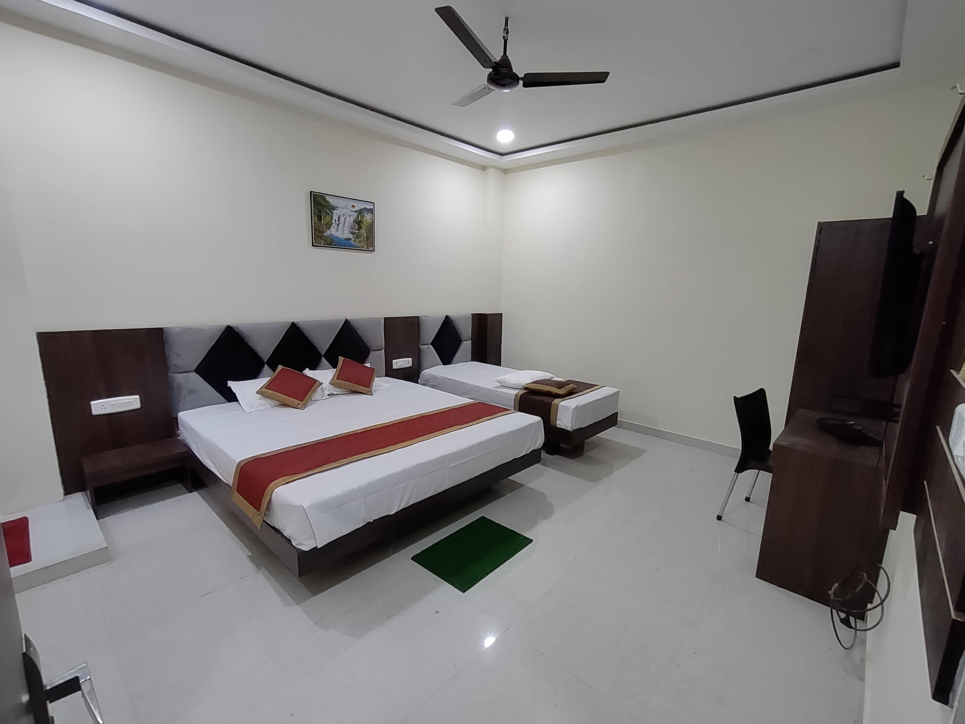 Hotel Mayur - Tap to explore photos