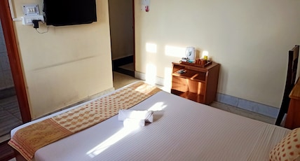 River Breeze Home.....A Comfort Stay Room Type - Deluxe Double Room. River Breeze Home.....A Comfort Stay Room Type - Deluxe Double Room.