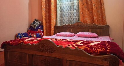 Shaheen Luxuries Room Type - DOUBLE SHARING ( Electric Blanket Heating)