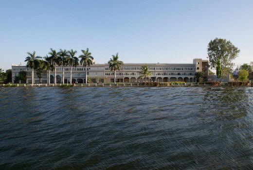 Hotel Lakend