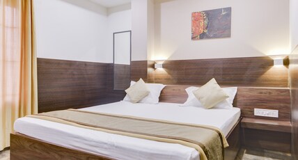 Hotel Grand Gaayatris Room Type - PREMIUM