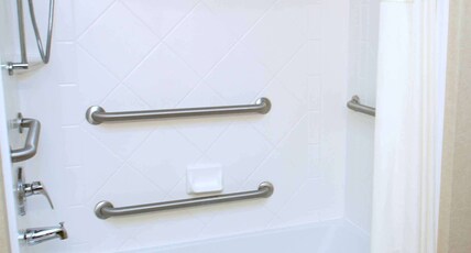 Hampton Inn & Suites Chesapeake-Square Mall Room Type - 2 QNS ACCESSIBLE W TUB NS