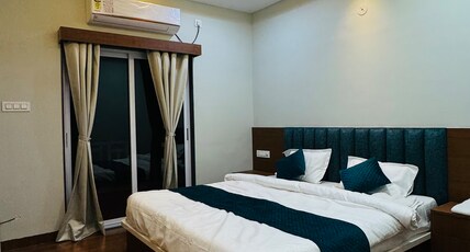Aanandam Hotel Resort Room Type - Deluxe Double Bed Room