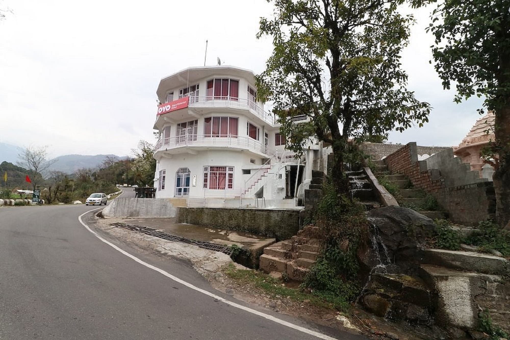 Hotel Aqua Waterfall - Tap to explore photos
